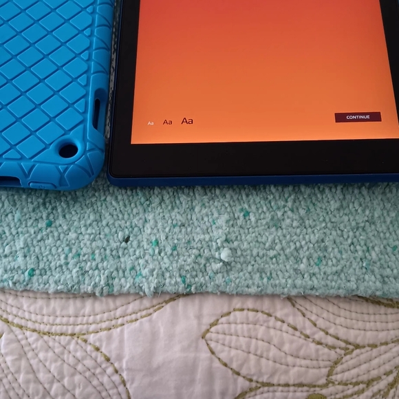 Fire HD Tablet 10.1 inch like new - Picture 5 of 8